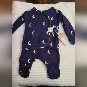 Twin (2)Preemie Pajamas.